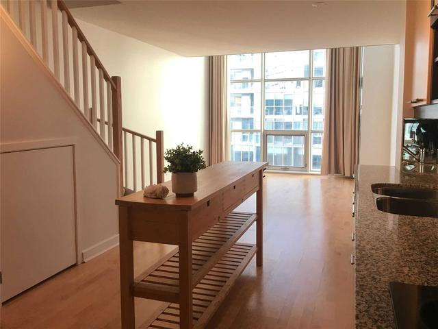 36 Blue Jays Way, Unit 1130