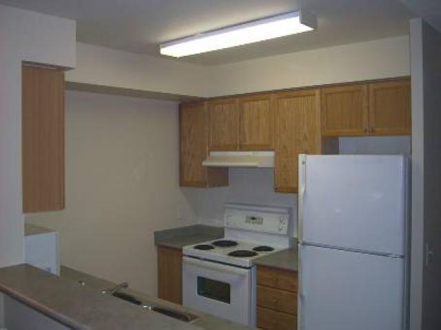 1607 - 22 Olive Ave