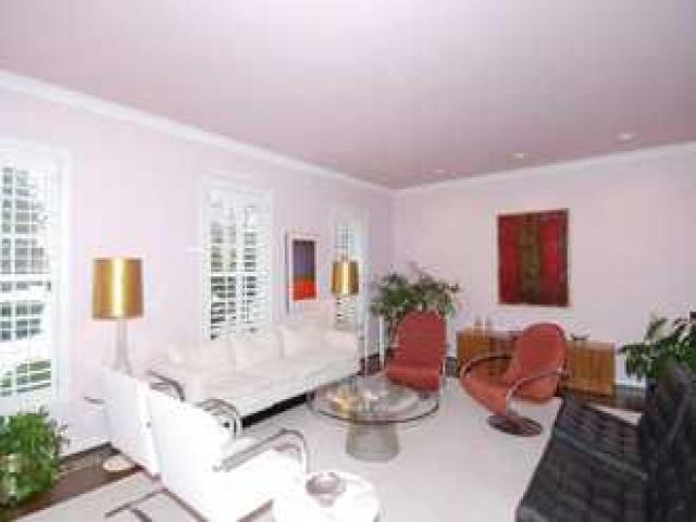 5 Versailles Crt