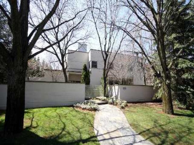 120 Dunvegan Rd