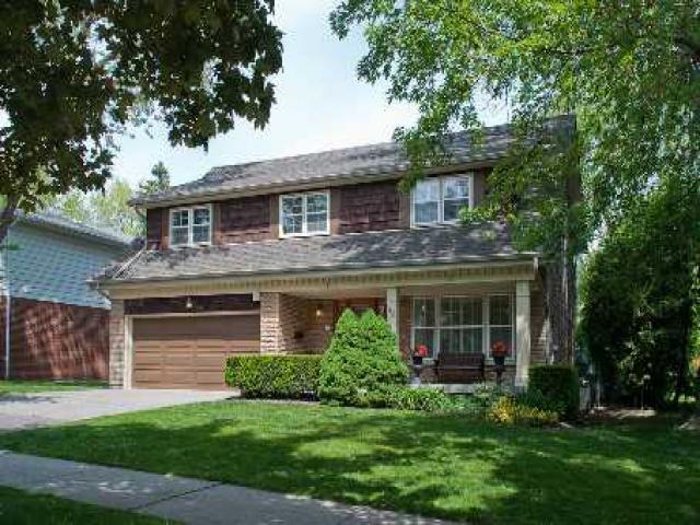 82 Denlow Blvd