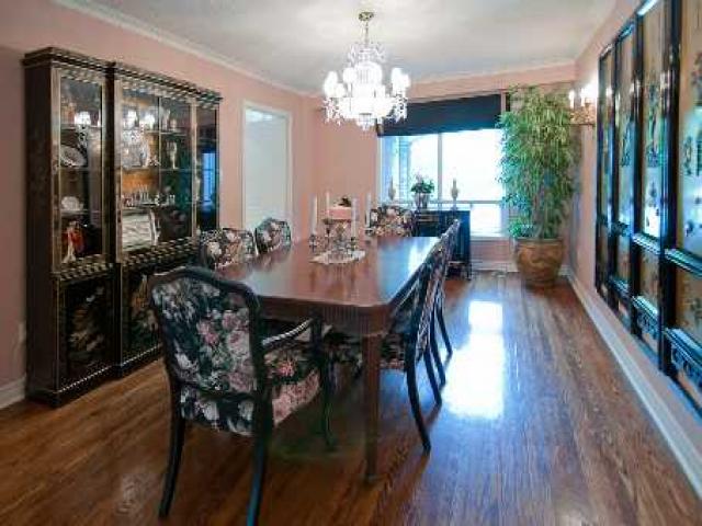 82 Denlow Blvd