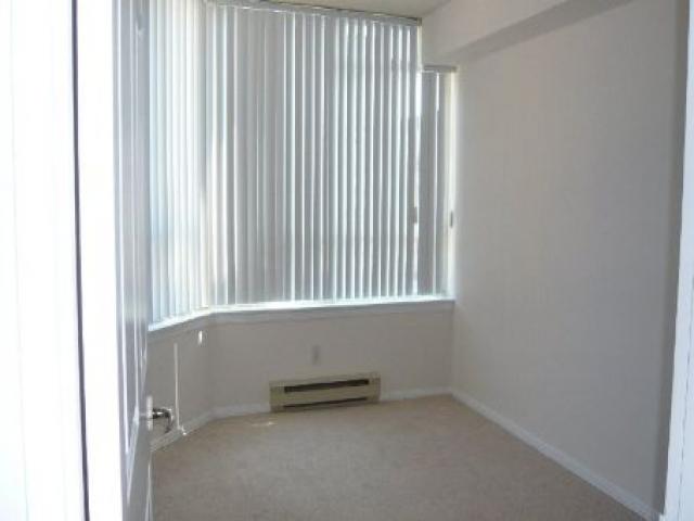 1208 - 30 Greenfield Ave