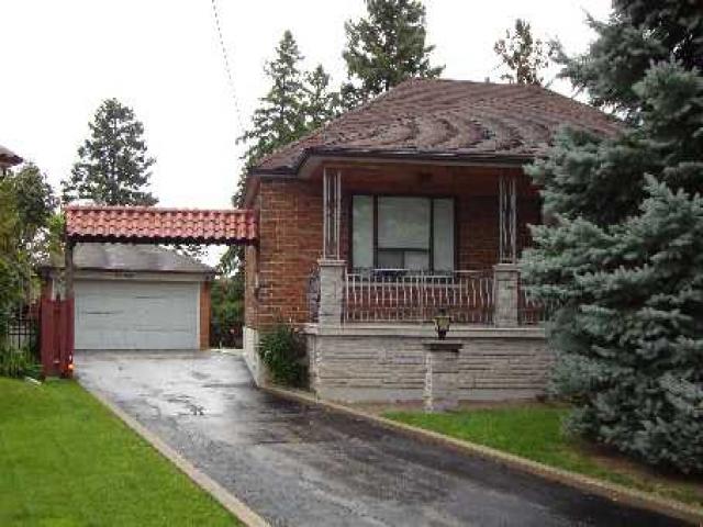 16 Enid Cres