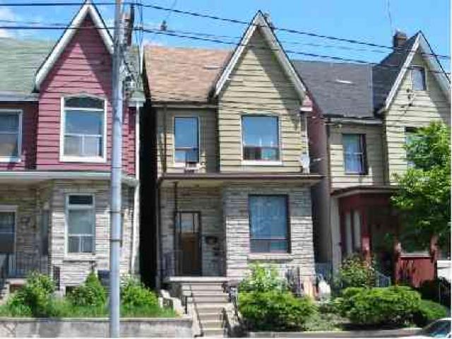 2nd Flr - 383 Ossington Ave