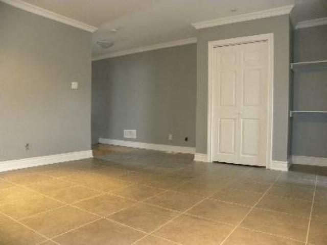 2nd Flr - 383 Ossington Ave
