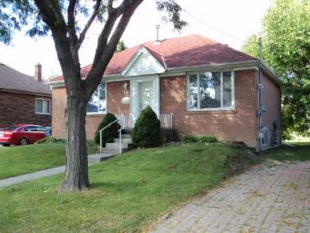 10 Romar Cres