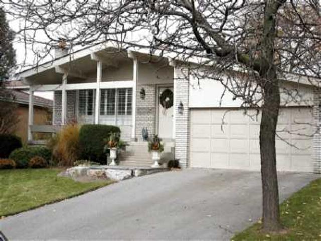 26 Deepglade Cres