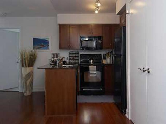 1802 - 2181 Yonge St