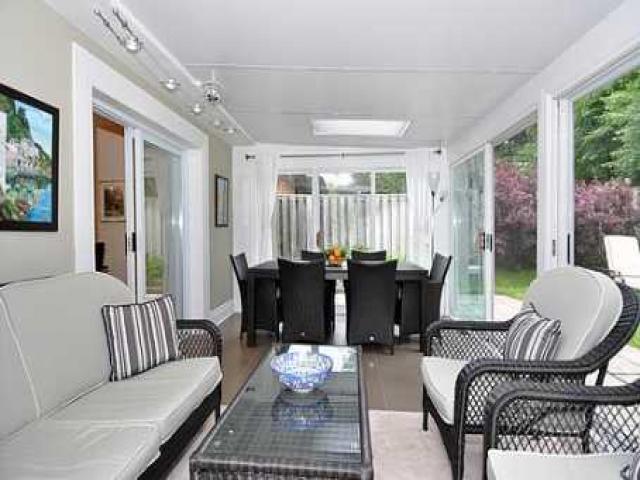 1 Overbank Cres