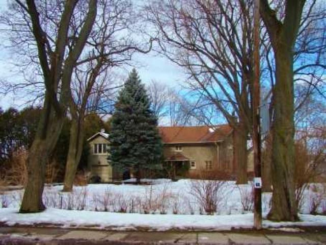 310 Riverview Dr