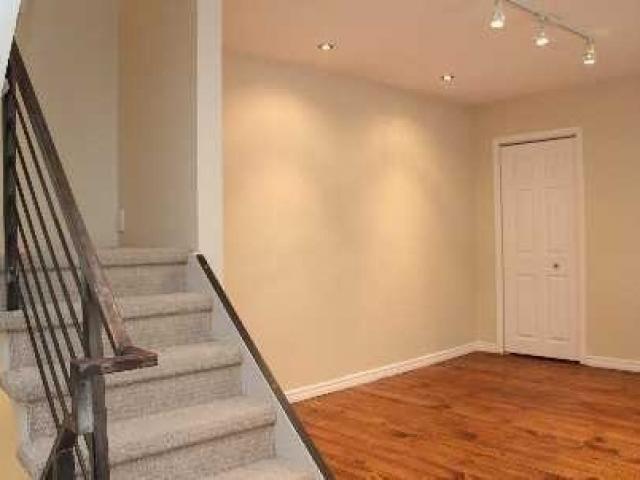 90 Poulett St