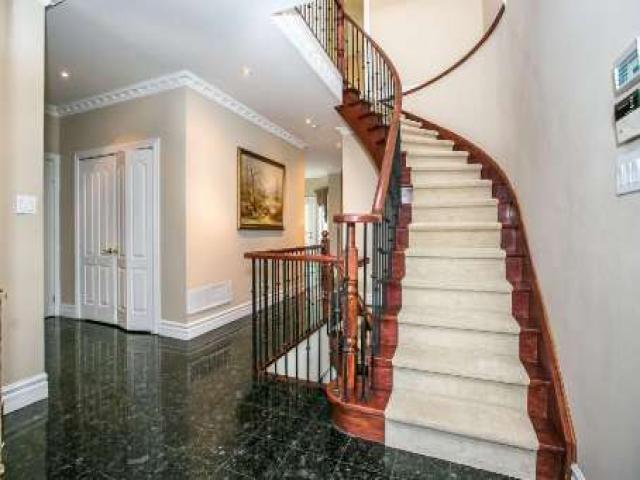 385 Horsham Ave
