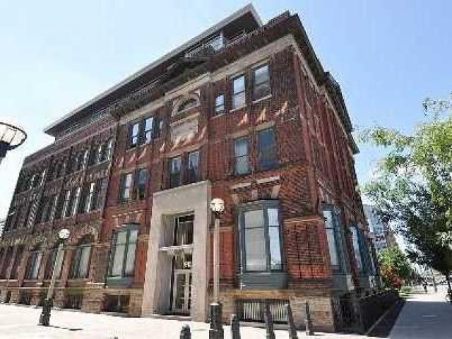 105 - 915 King St W