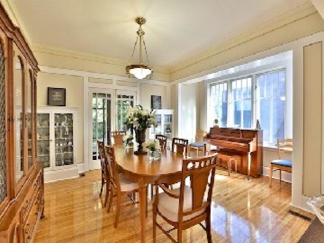 26 Burton Rd