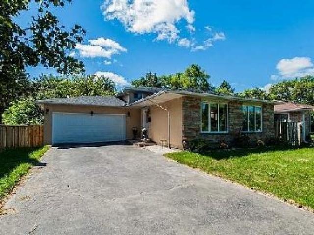 23 Deepglade Cres