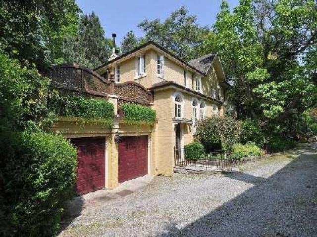 70 Castle Frank Cres