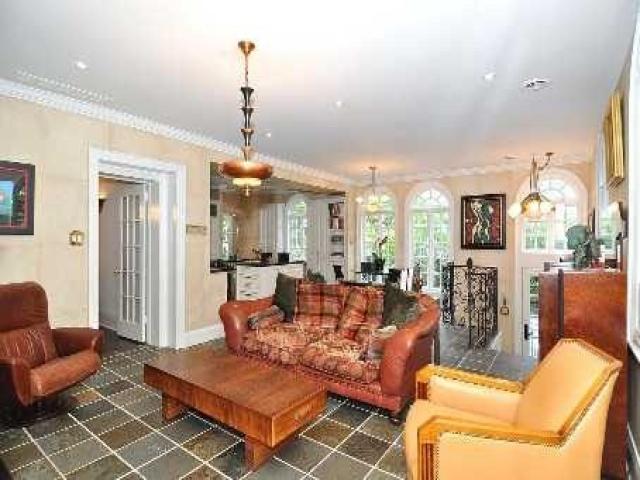 70 Castle Frank Cres