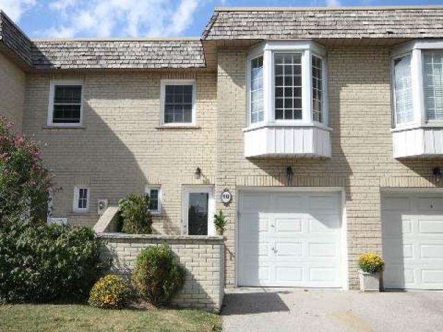 10 Farmstead Rd