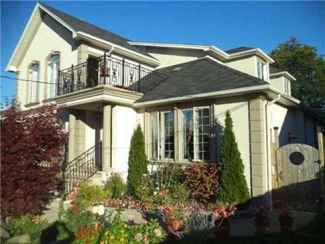 65 Roberta Dr