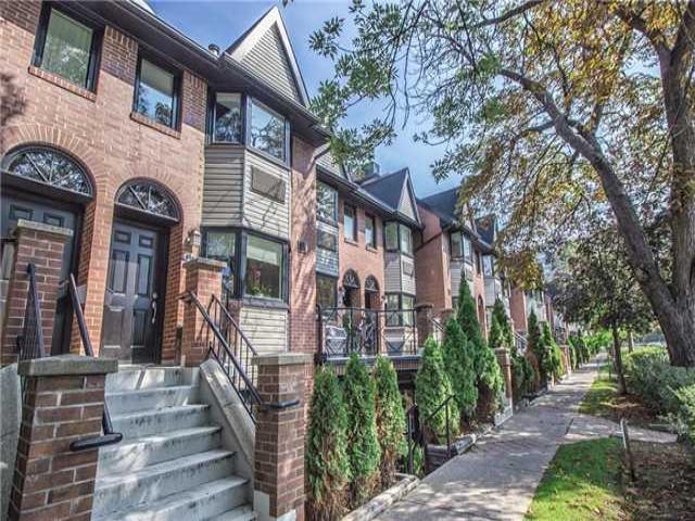 616 Wellington St W