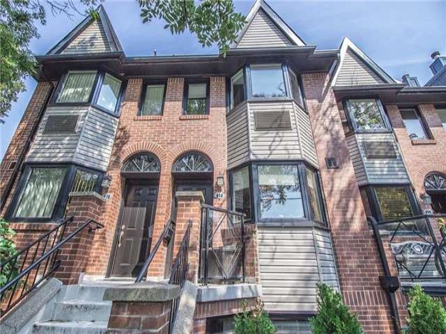 616 Wellington St W