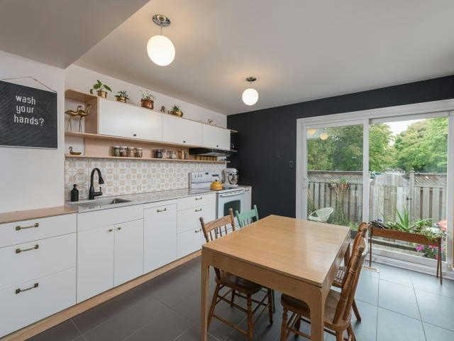 433 Melita Cres