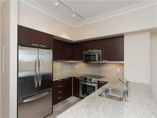 PH13 - 650 Sheppard Ave E