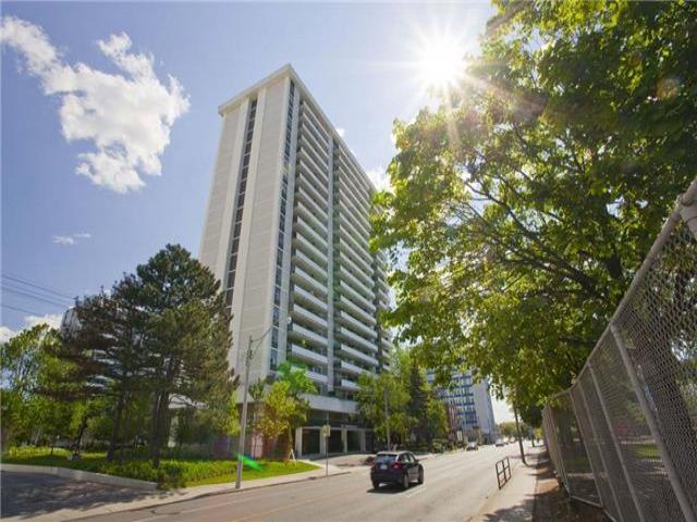 703 - 141 Davisville Ave