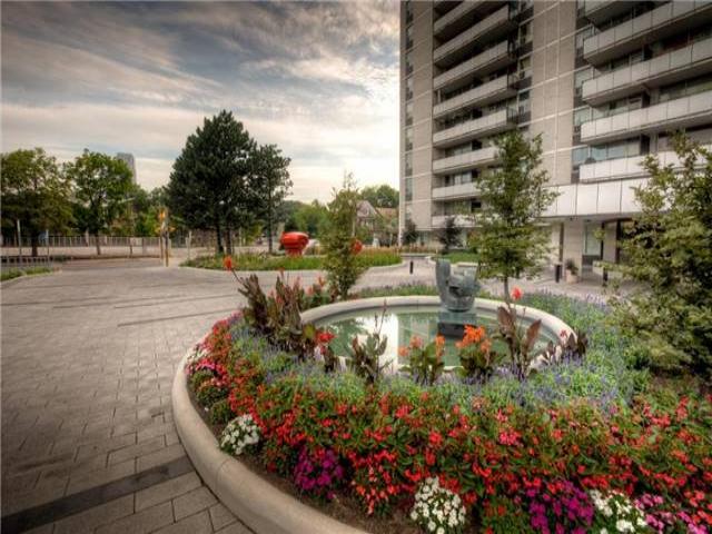 77 Davisville Ave, Unit 2217