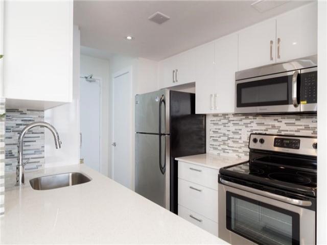 77 Davisville Ave, Unit 2217