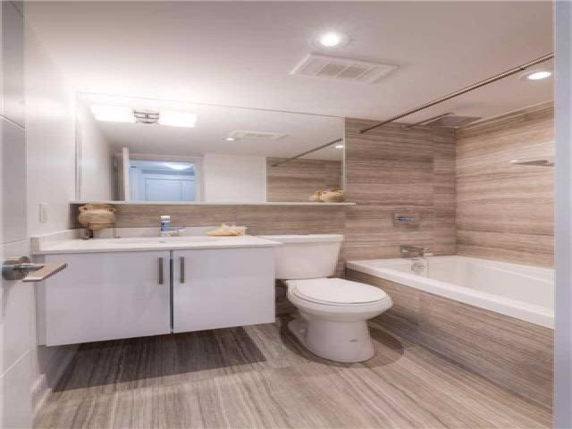 50 Alexander St, Unit 1008