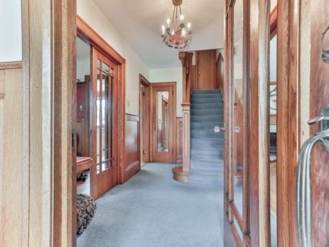 20 Frank Cres