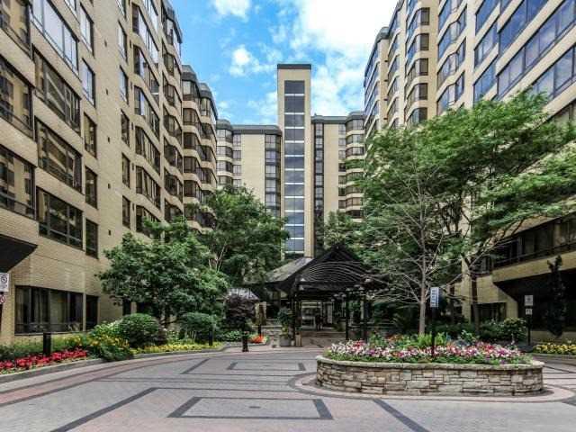 1206 - 280 Simcoe St