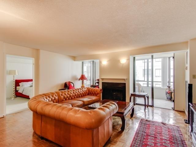 1206 - 280 Simcoe St