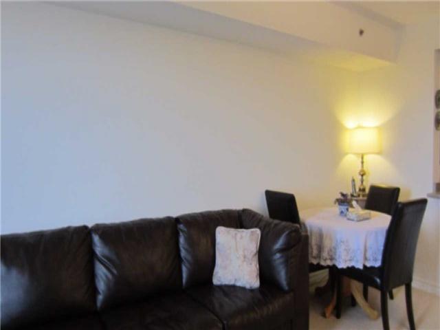1101 - 35 Saranac Blvd