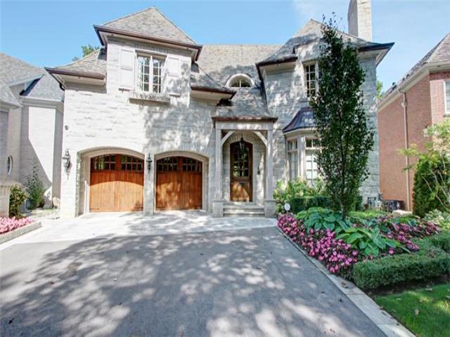 4 Donino Crt