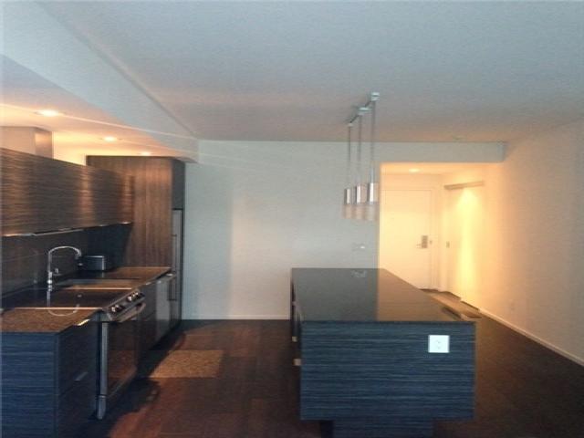 8 Charlotte St, Unit 414