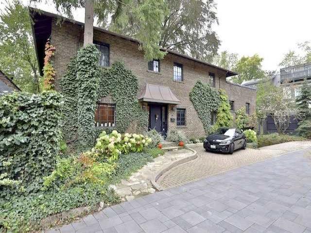2/F - 39 Castle Frank Rd