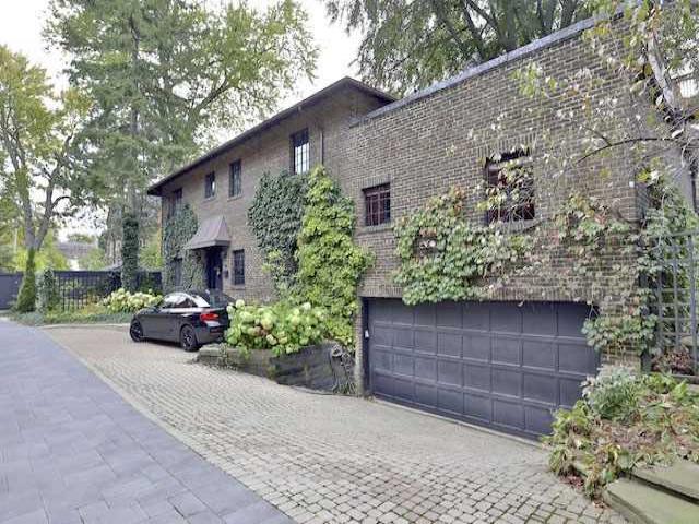 2/F - 39 Castle Frank Rd