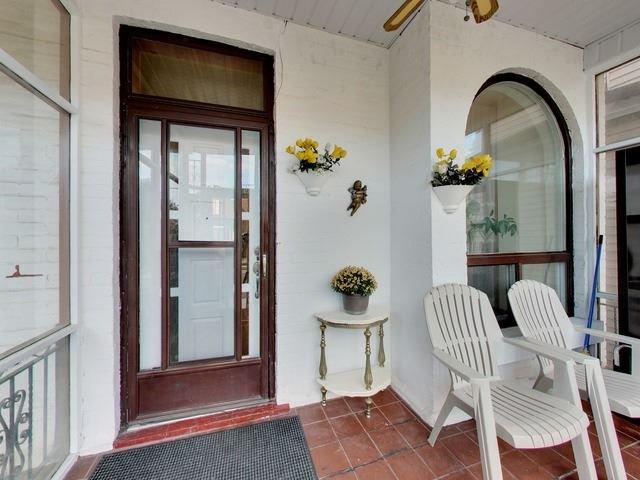 180 Manning Ave