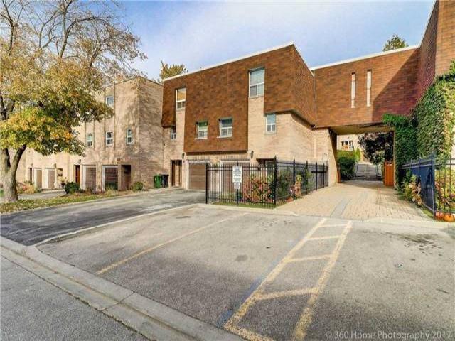 69 Village Greenway Way