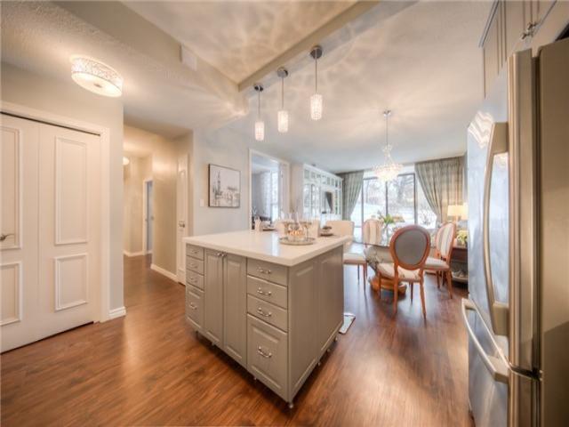 112E - 30 Fashion Rose Way