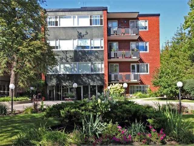 Crescent Röd 101 - 158 Crescent Rd, Toronto | Sold, C4043012 | Condos.ca