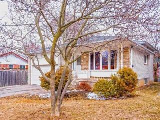33 Gaspe Rd