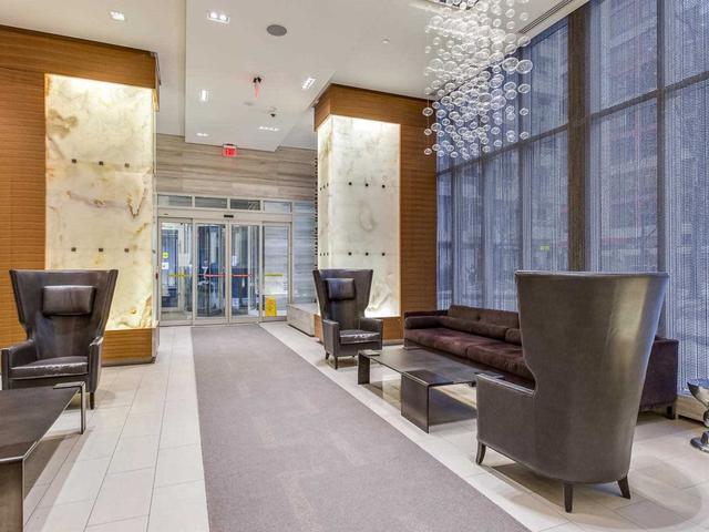 300 Front St, Unit 2404