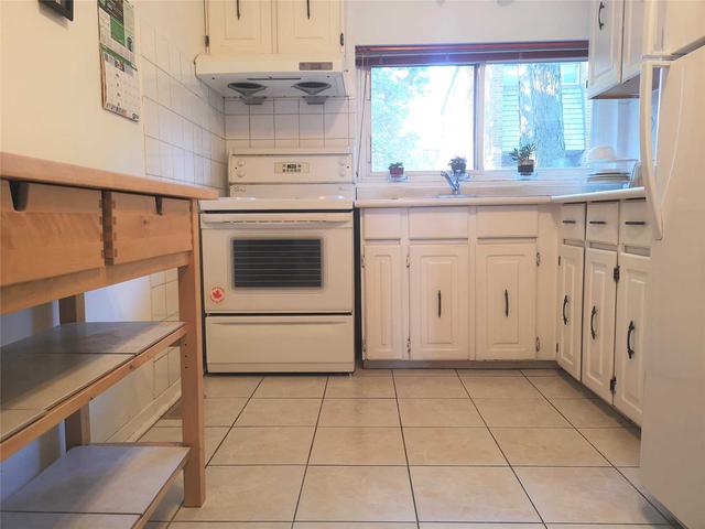 8 - 78 Castlebury Cres