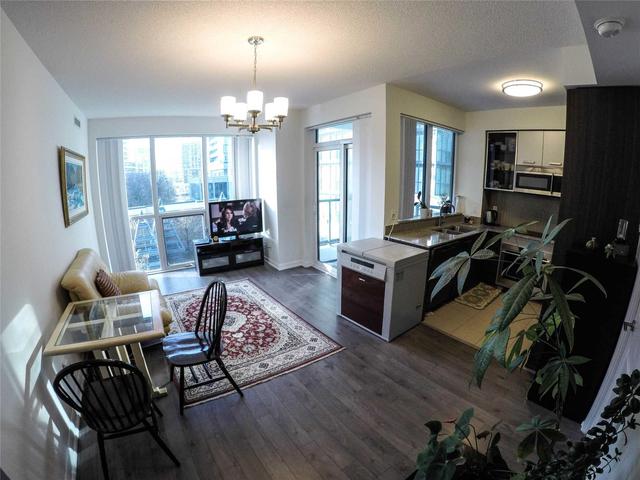 5162 Yonge St, Unit 205