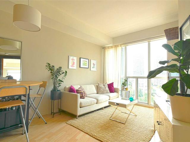 1 Shaw St, Unit 721