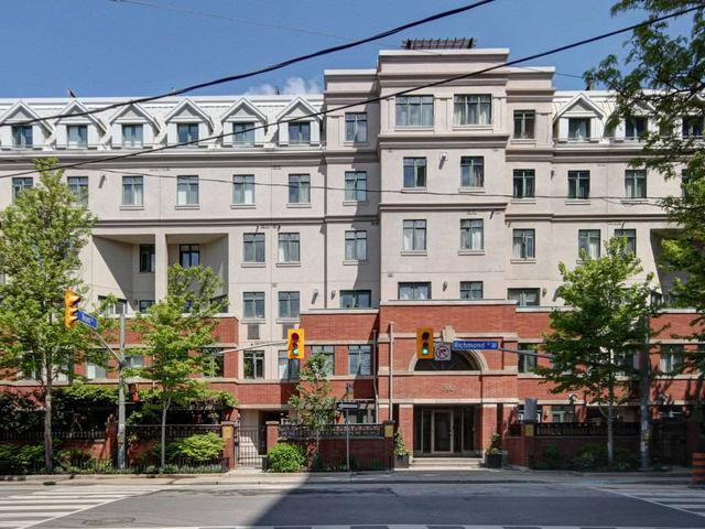 331 - 500 Richmond St W